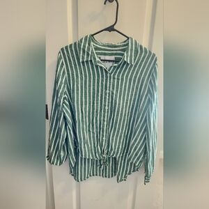 Lola River Green White Button-up Size XL
